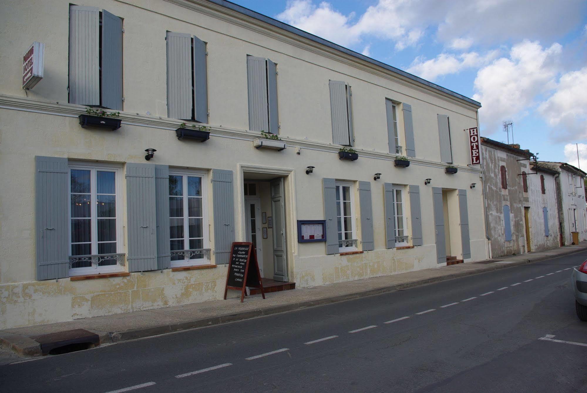 Hôtel Restaurant Le Commerce Saujon Exterior foto
